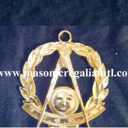 Past Master Jewels with Wreath