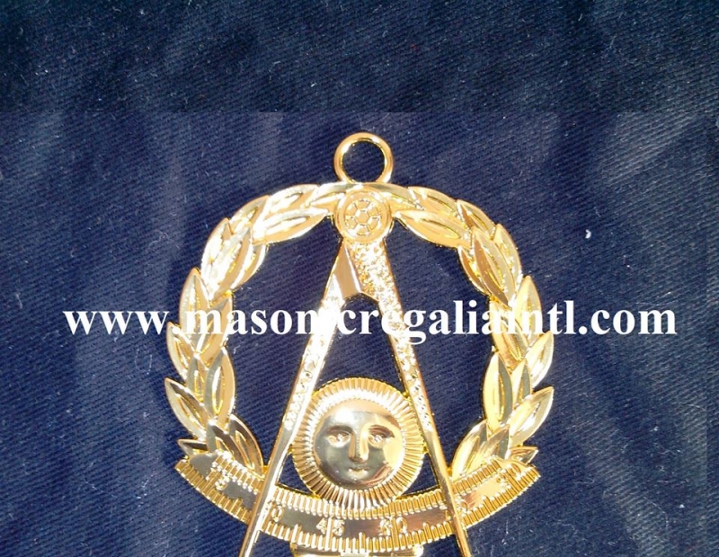 Past Master Jewels with Wreath